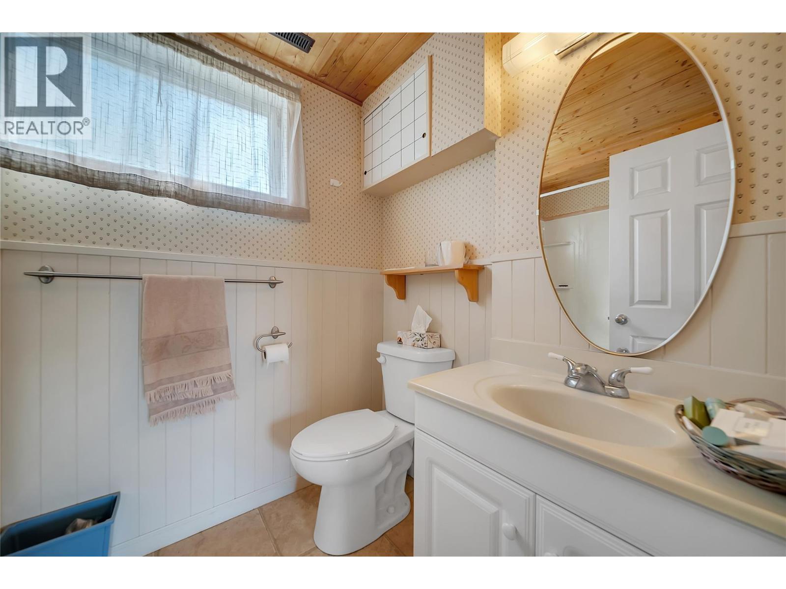 5012 33rd Street, Osoyoos