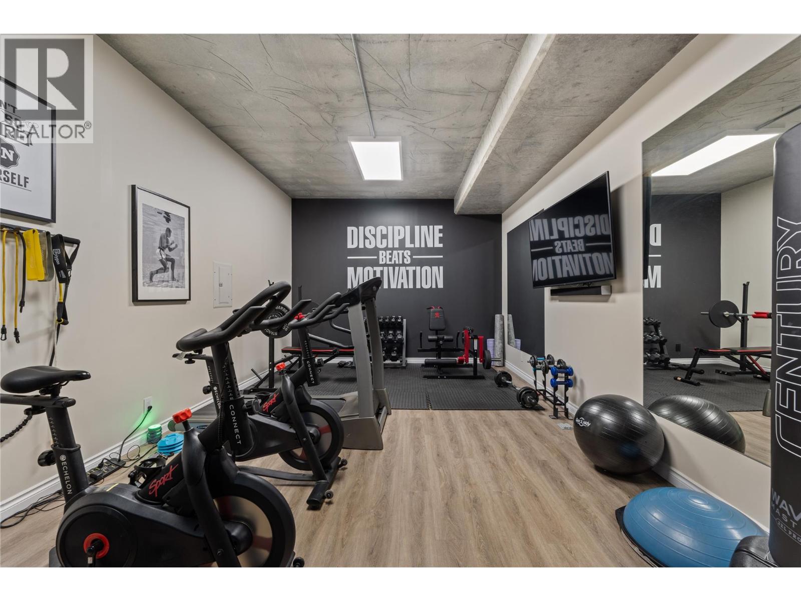 408 Okaview Road, Kelowna