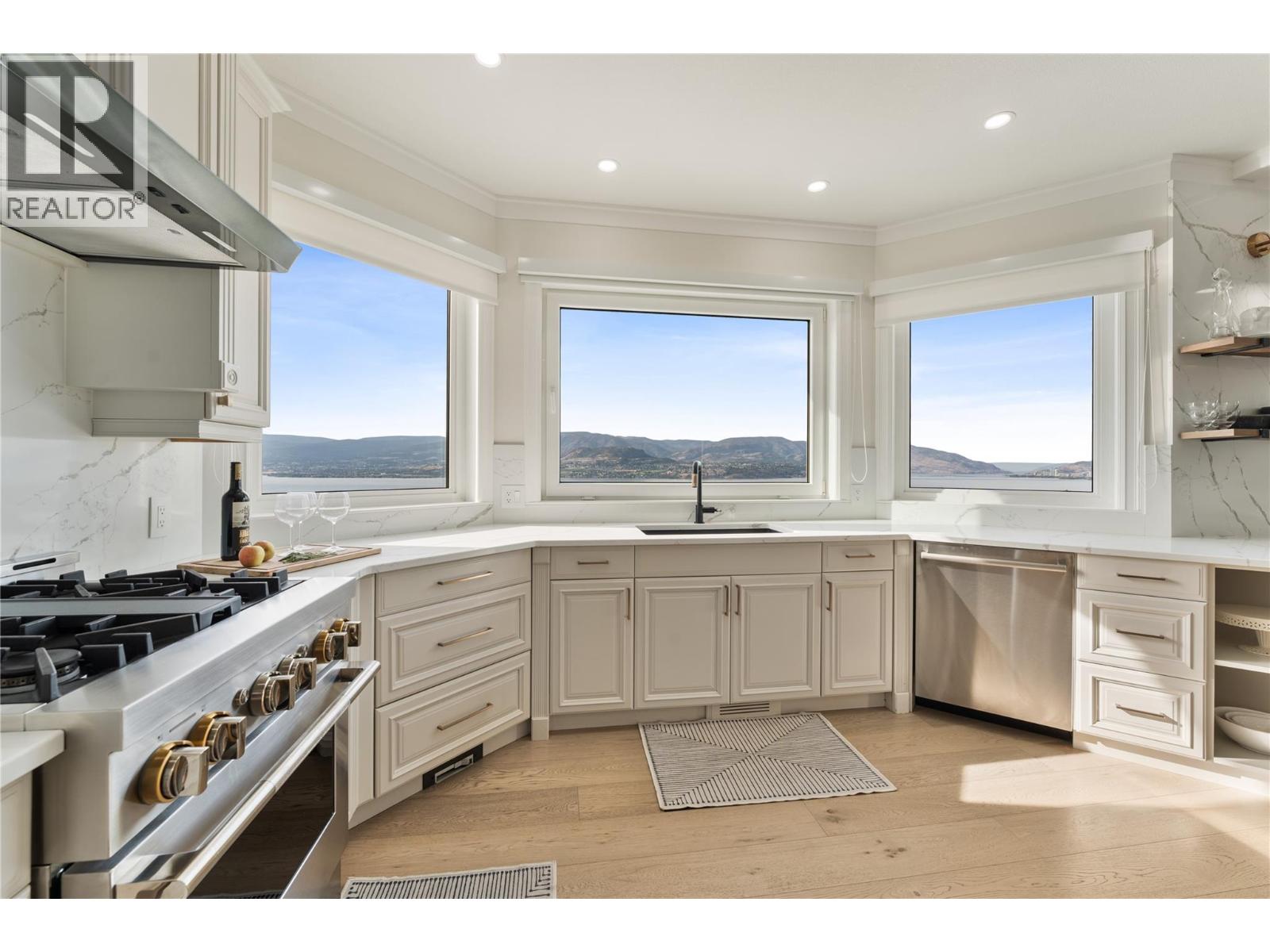 408 Okaview Road, Kelowna — photo 8