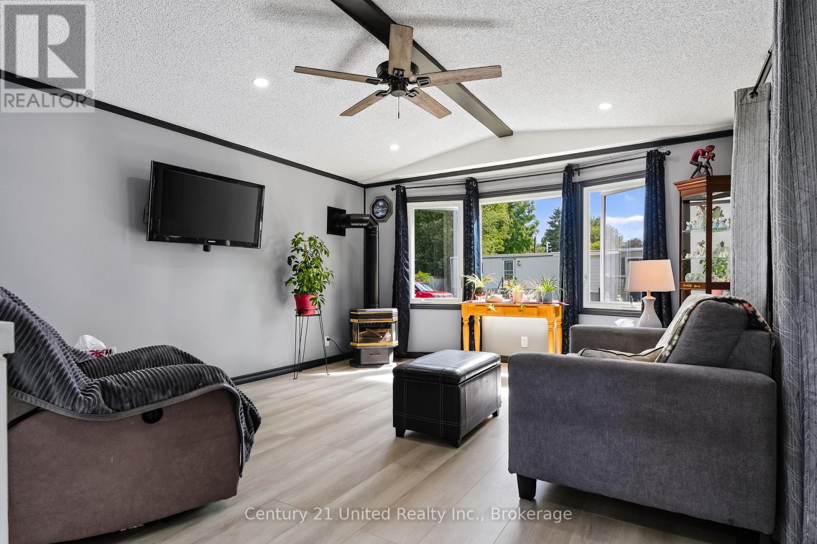 510 CUNNINGHAM CRESCENT - 12