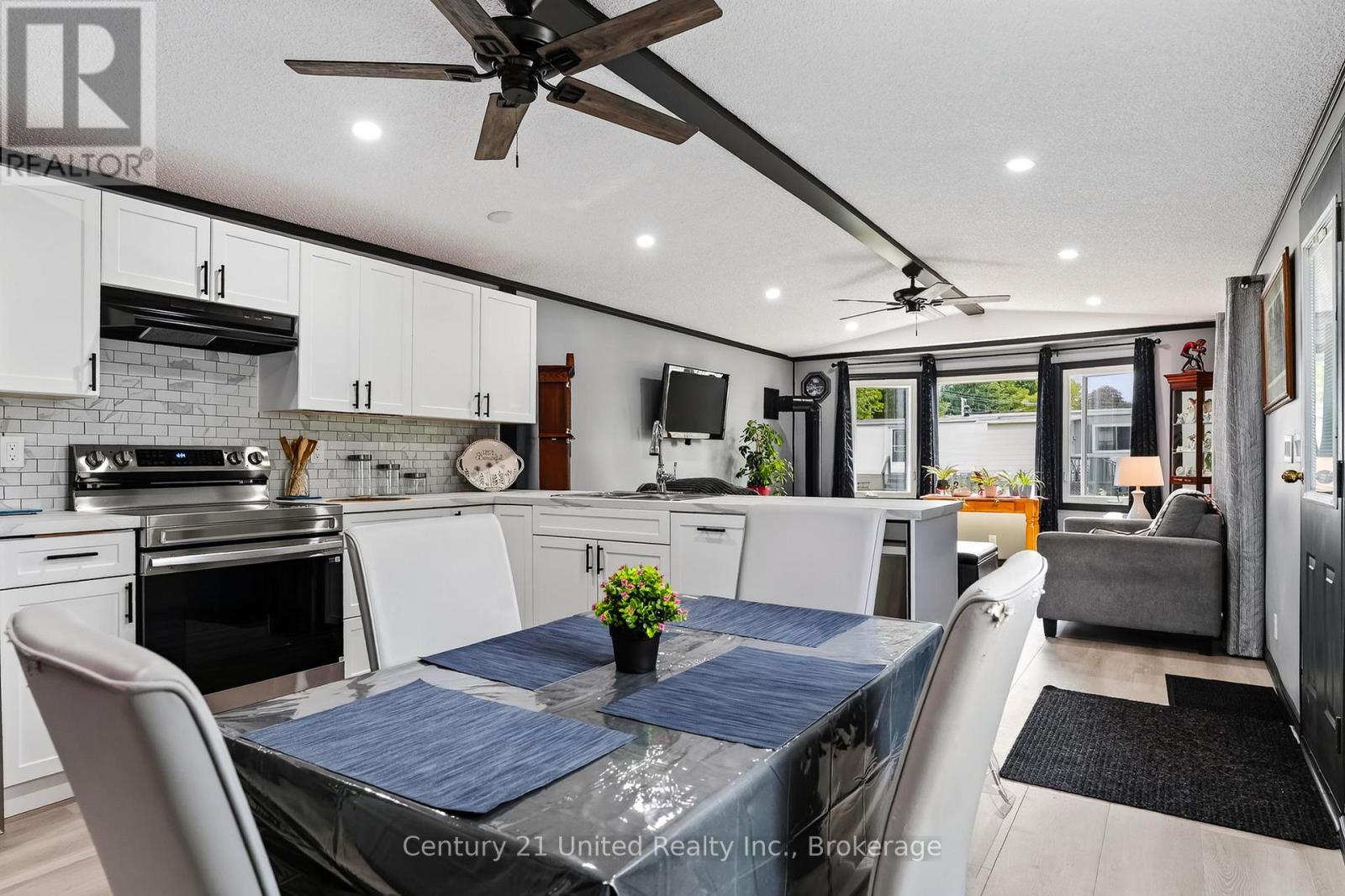 510 CUNNINGHAM CRESCENT - 21