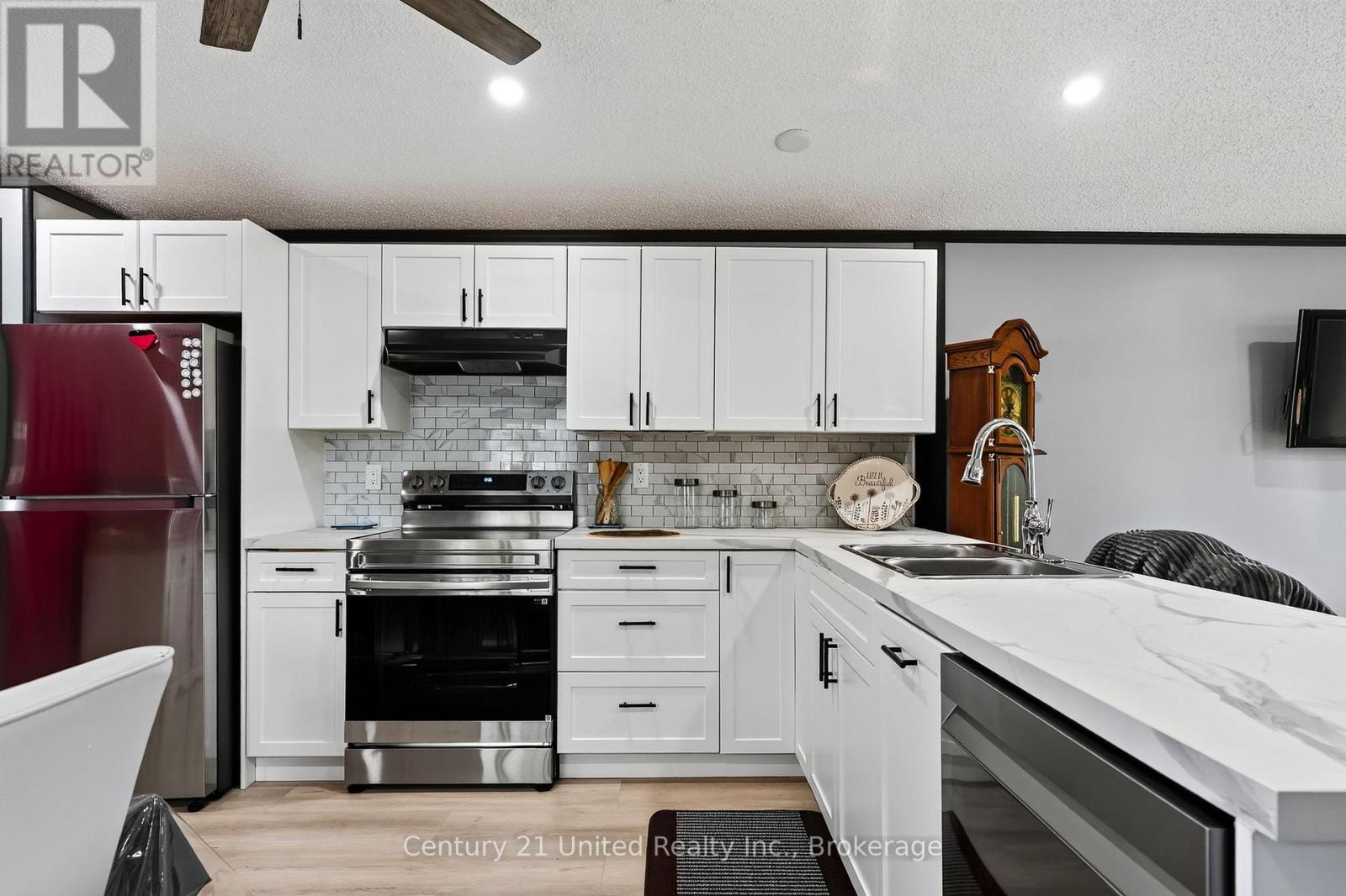 510 CUNNINGHAM CRESCENT - 23
