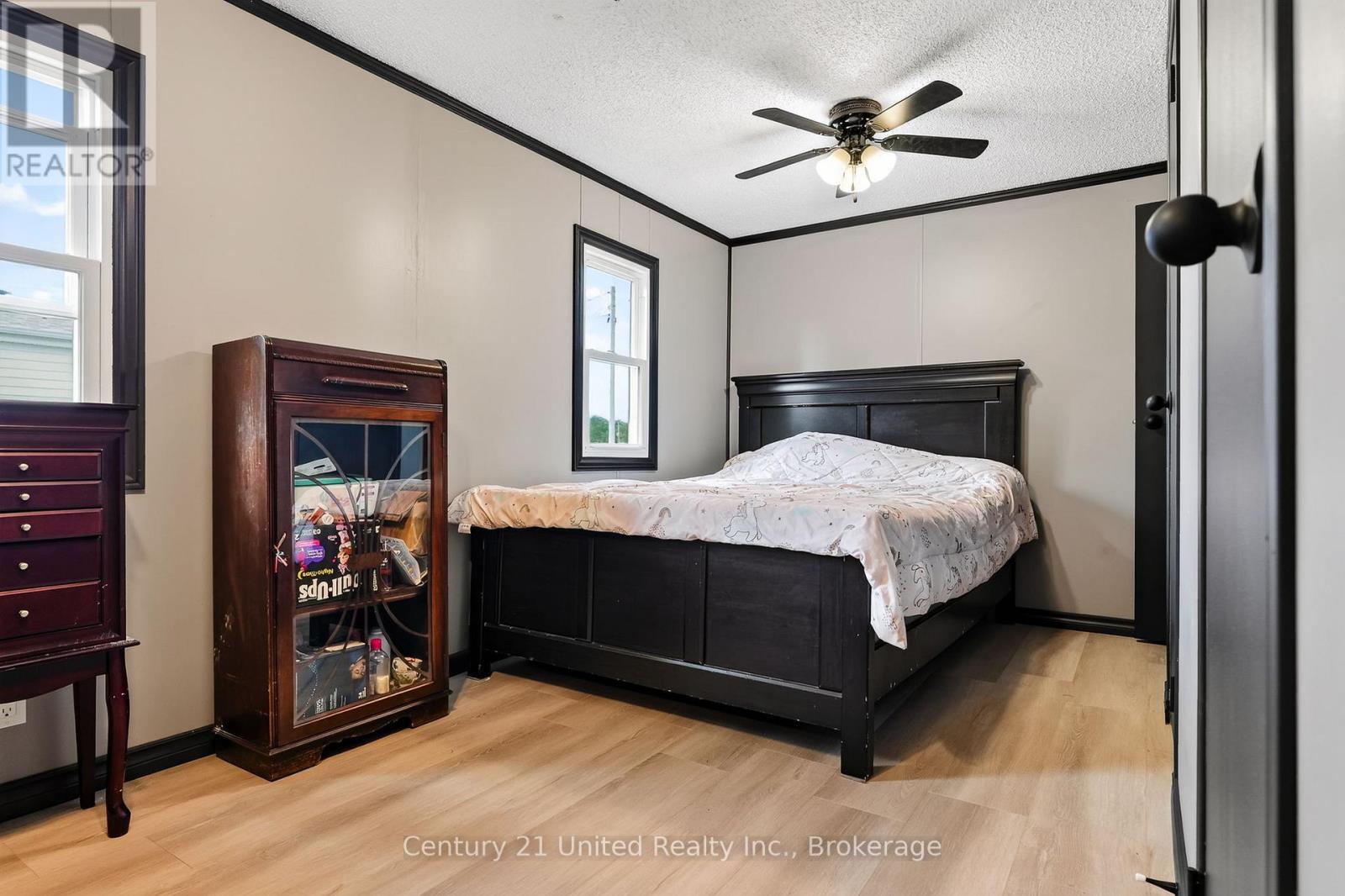 510 CUNNINGHAM CRESCENT - 32