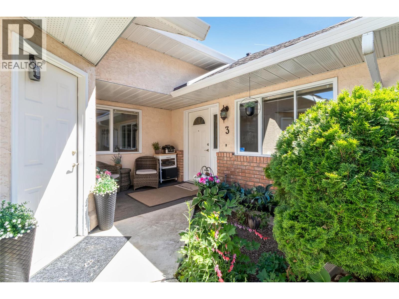 3 1886 Parkview Crescent, Kelowna