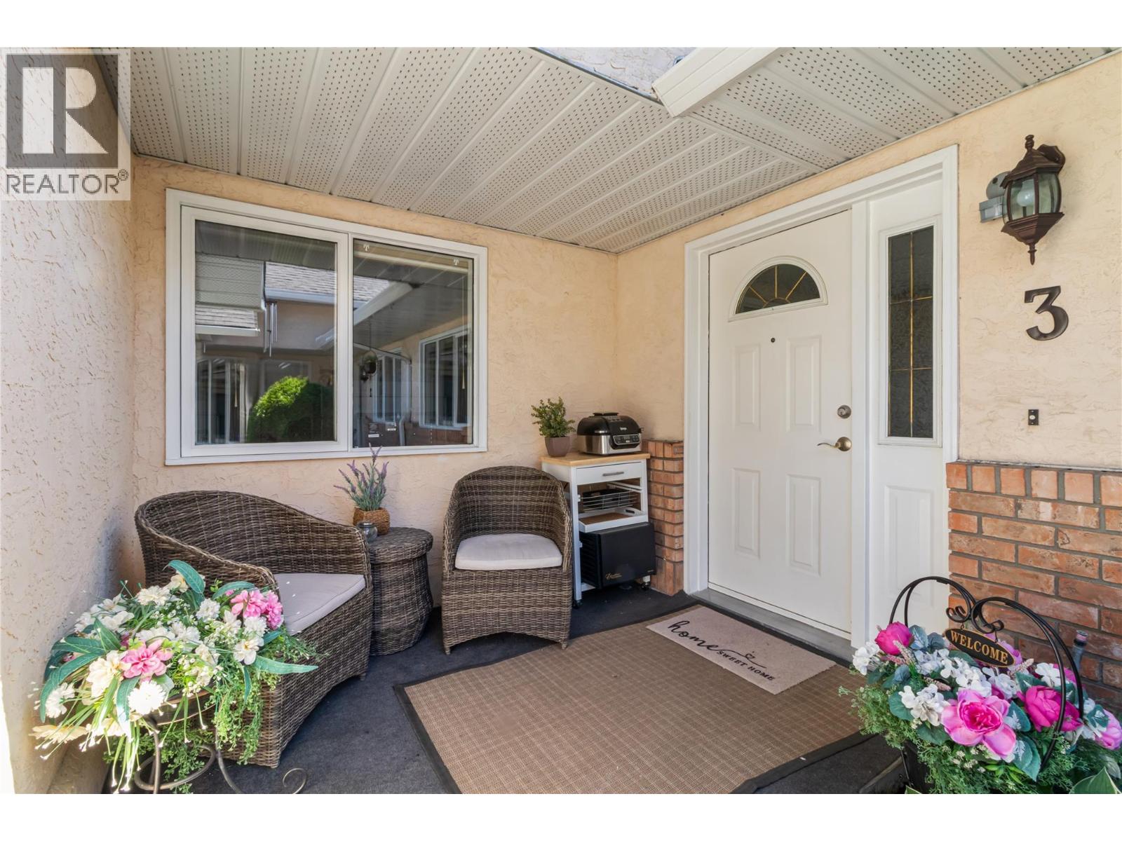 3 1886 Parkview Crescent, Kelowna