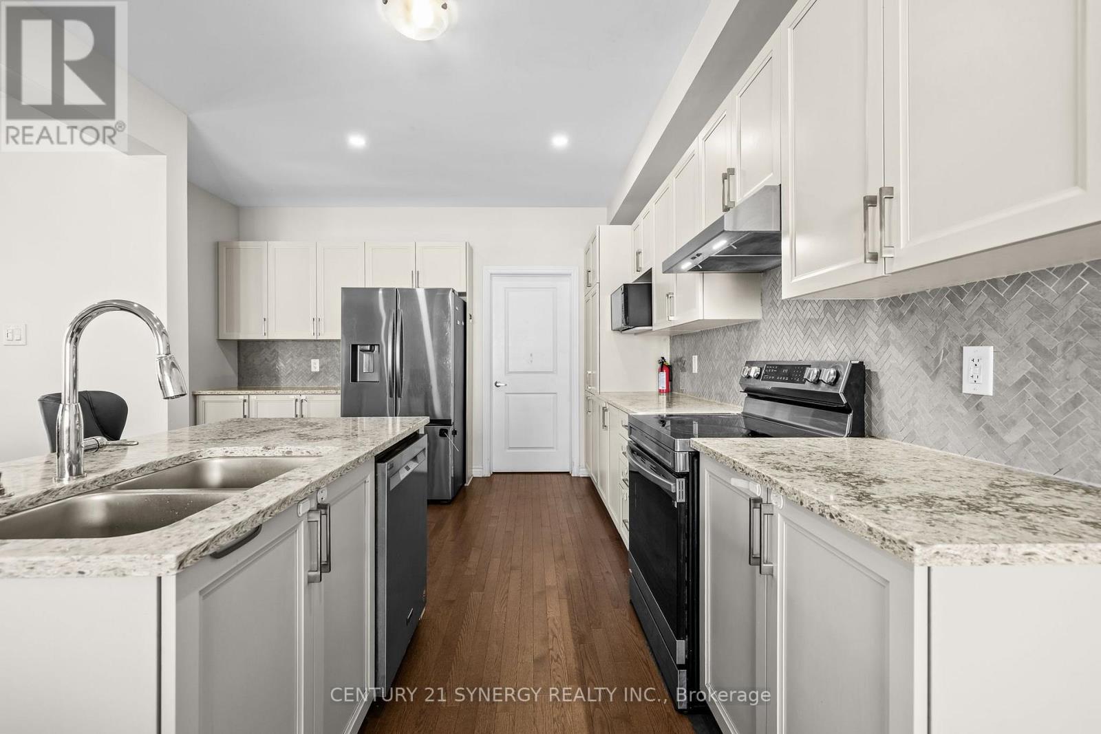54 ERAMOSA CRESCENT, Ottawa. Luxury613. By Peter Sagos - Image 15