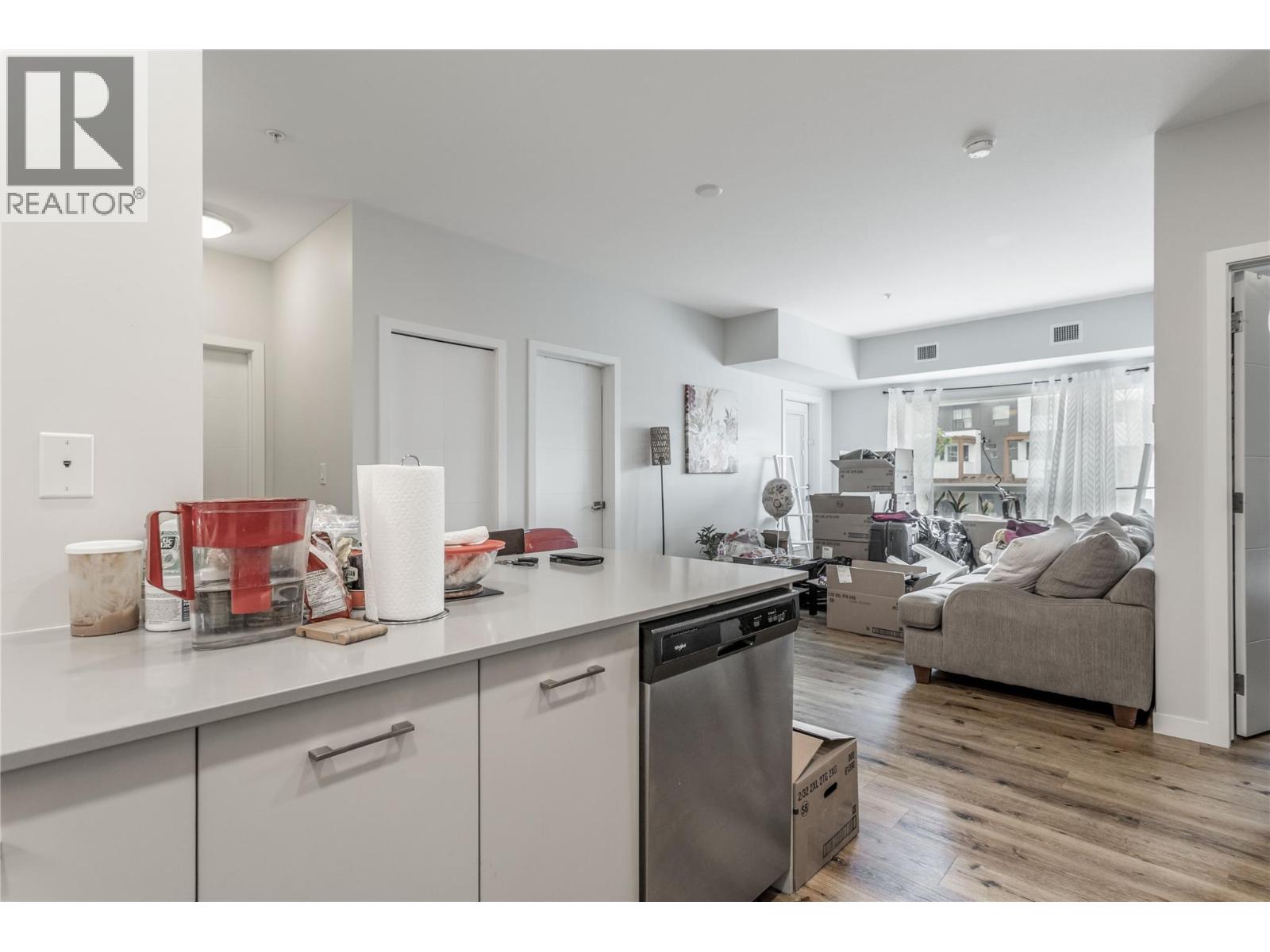 200 722 Valley Road, Kelowna
