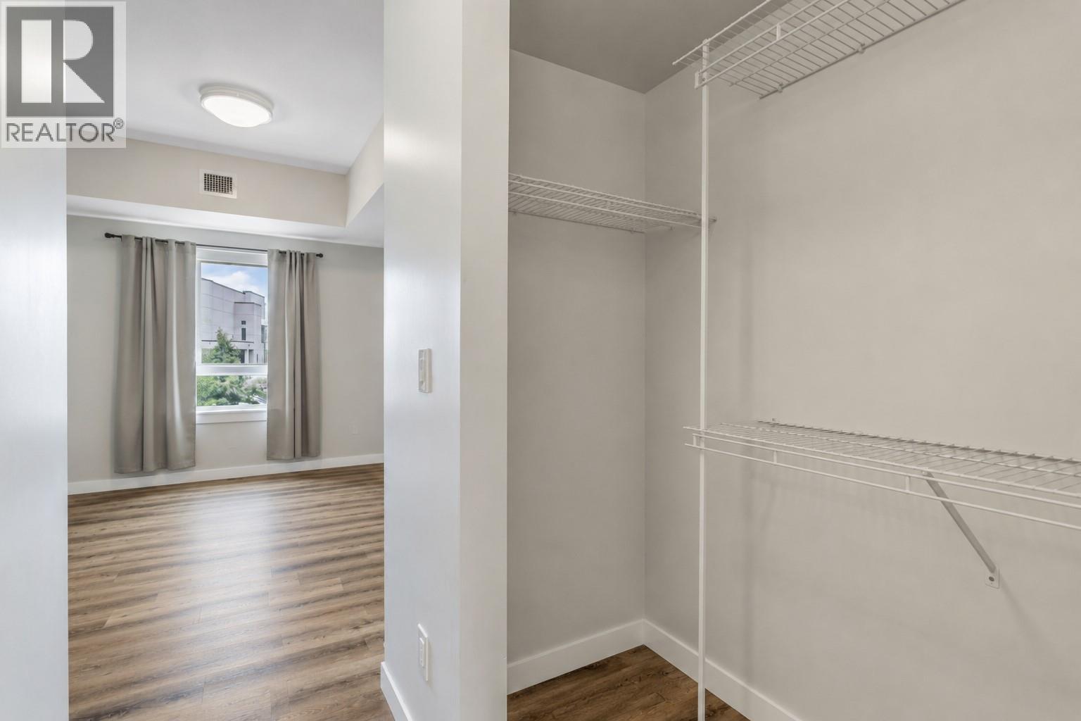 200 722 Valley Road, Kelowna