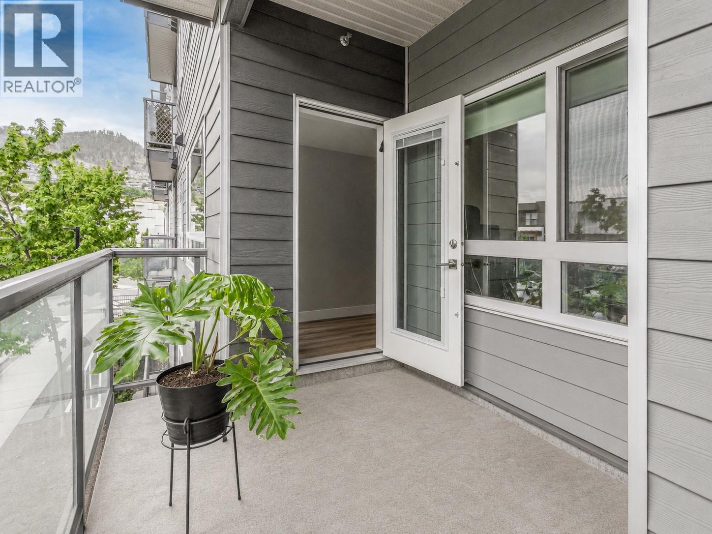 200 722 Valley Road, Kelowna