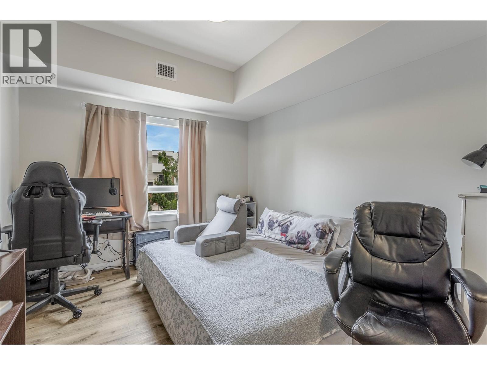 200 722 Valley Road, Kelowna
