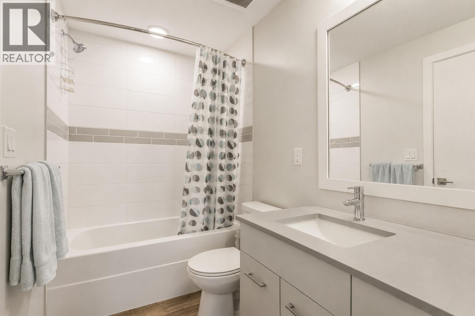 200 722 Valley Road, Kelowna