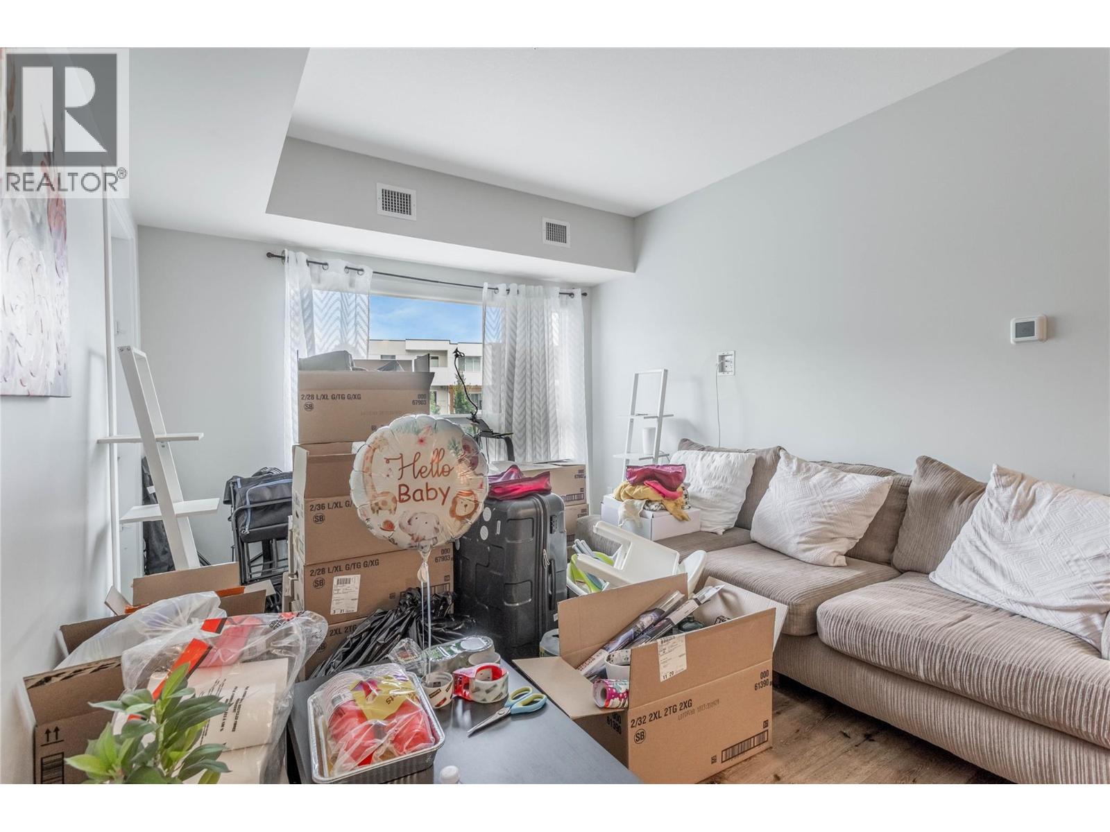 200 722 Valley Road, Kelowna