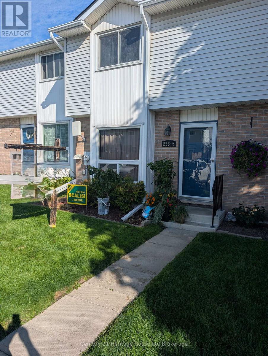 #5 255 LANSDOWNE AVENUE