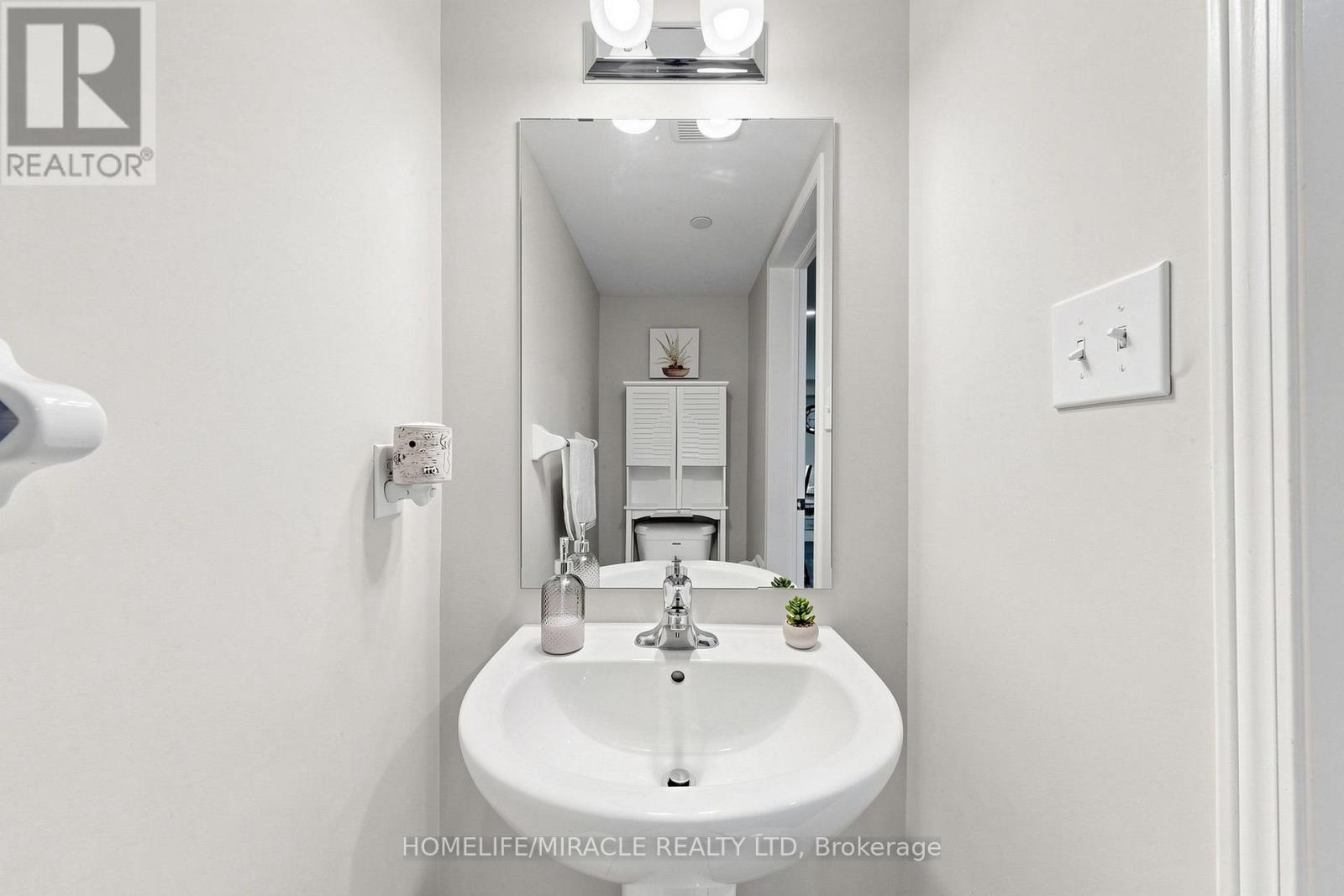 2725 Deputy Minister Path, Oshawa, ON photo 15