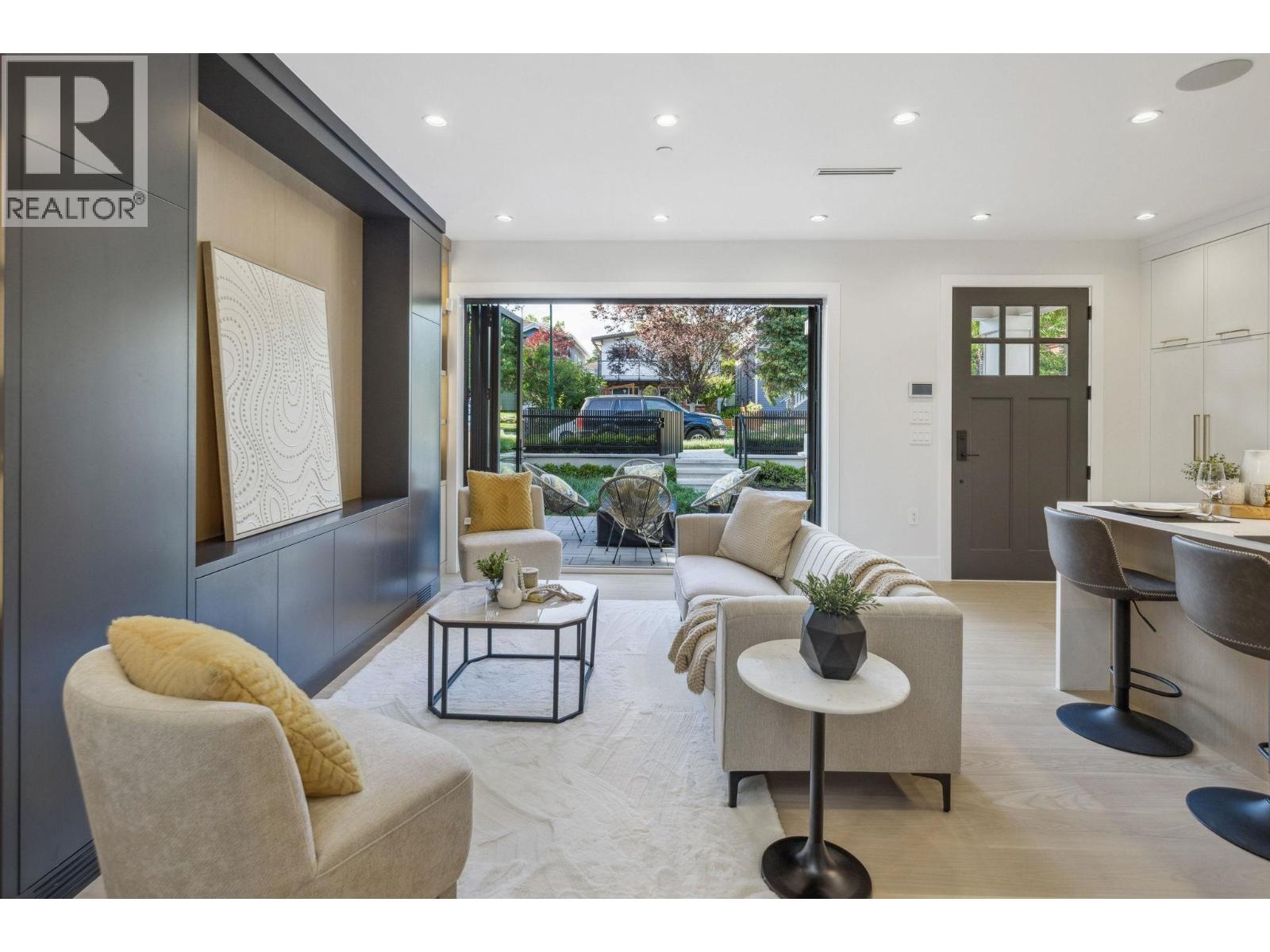 #1 2244 E 11TH AVENUE, Vancouver — photo 3