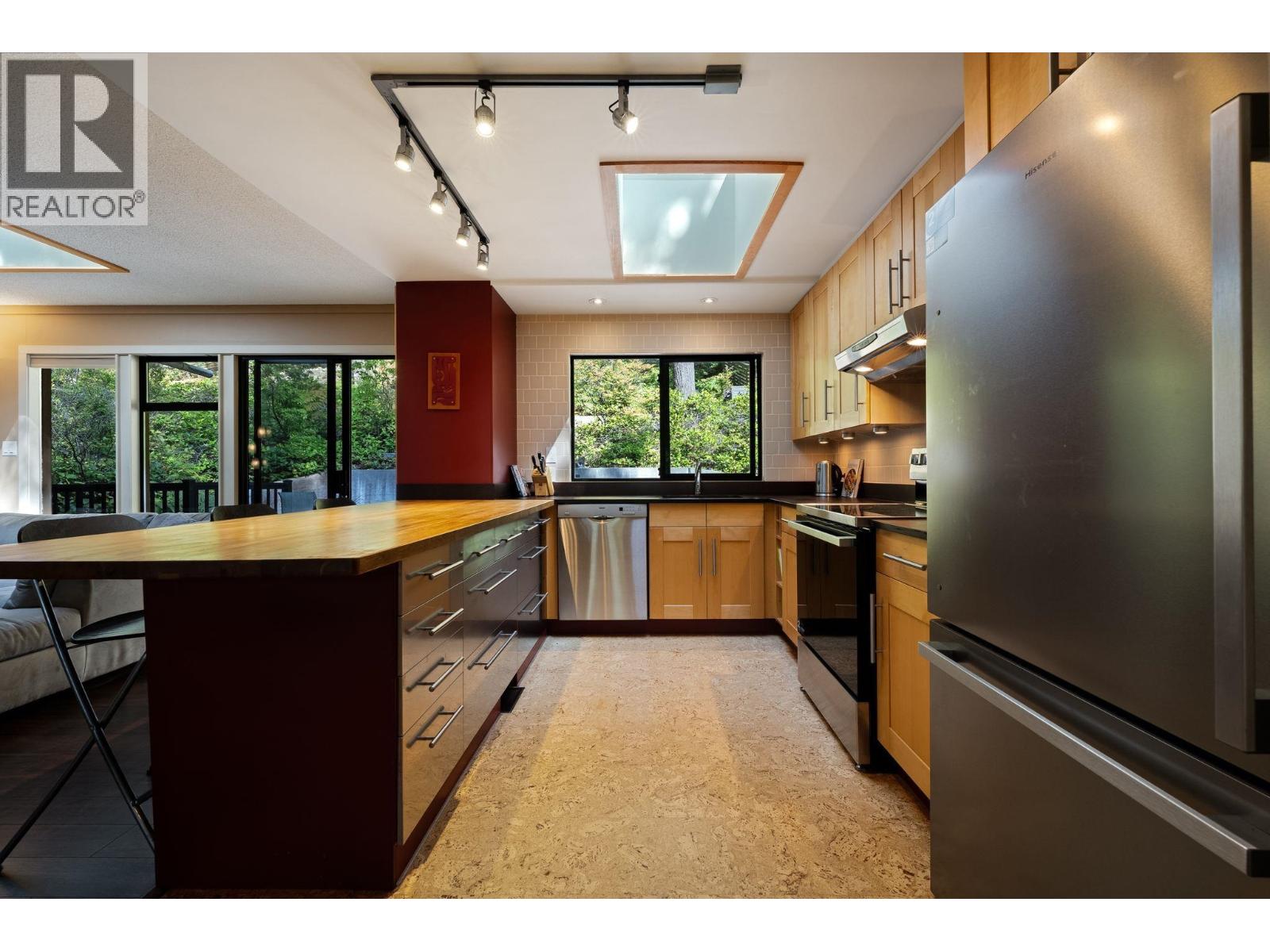 2344 HYANNIS DRIVE, North Vancouver — photo 8