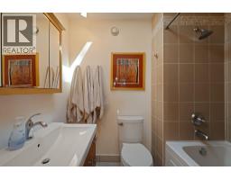 2344 Hyannis Drive, North Vancouver, BC V7H2E6 Photo 27