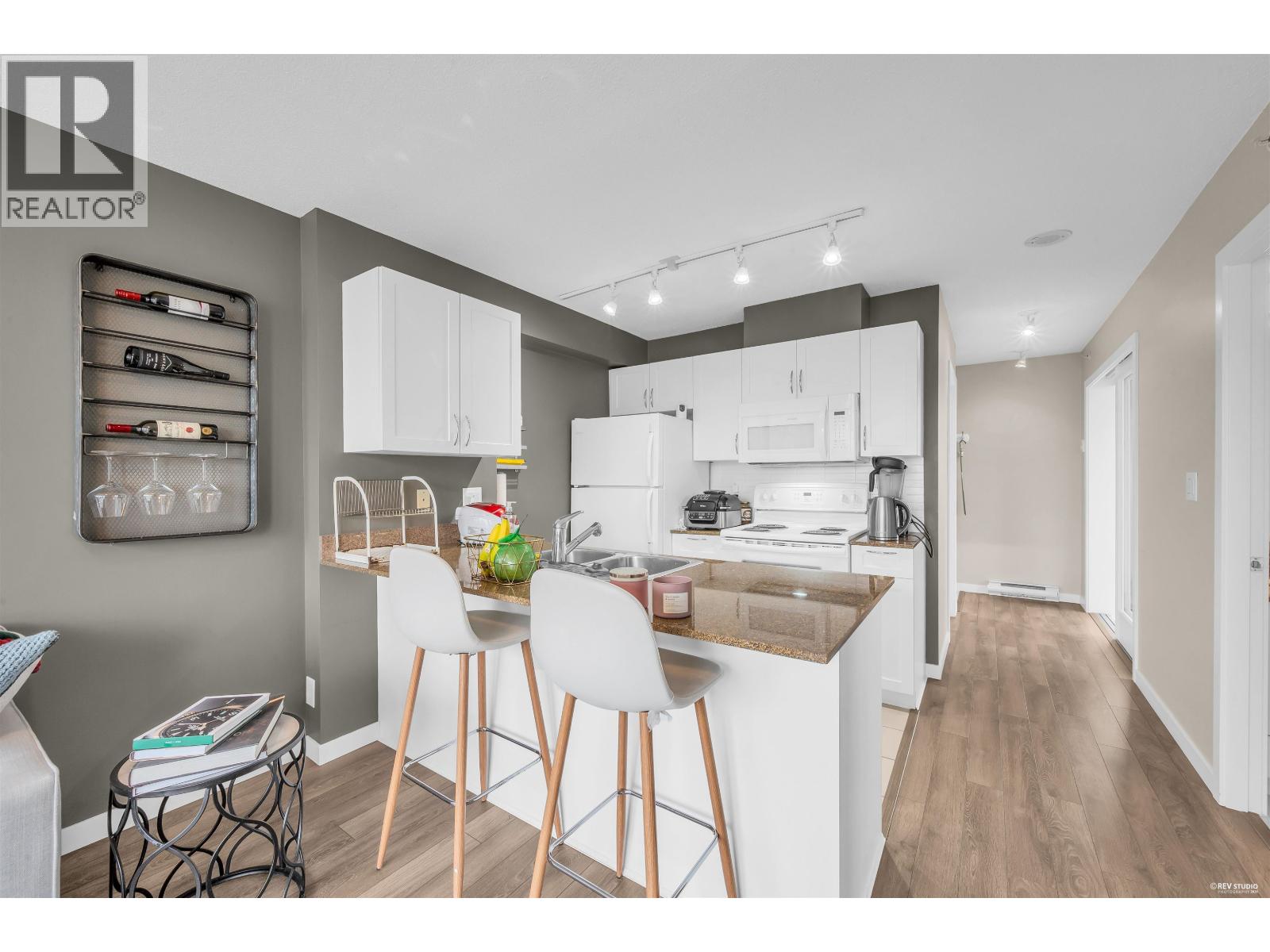 23XX 938 SMITHE STREET, Vancouver — photo 8