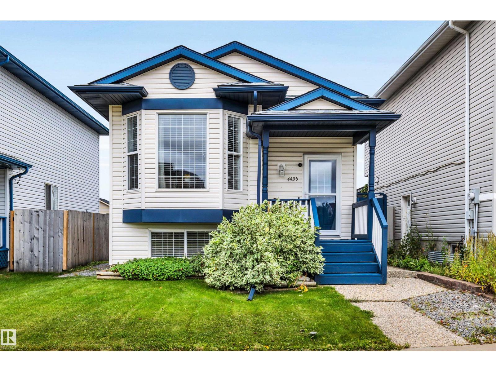 4435 152 AV NW - 1