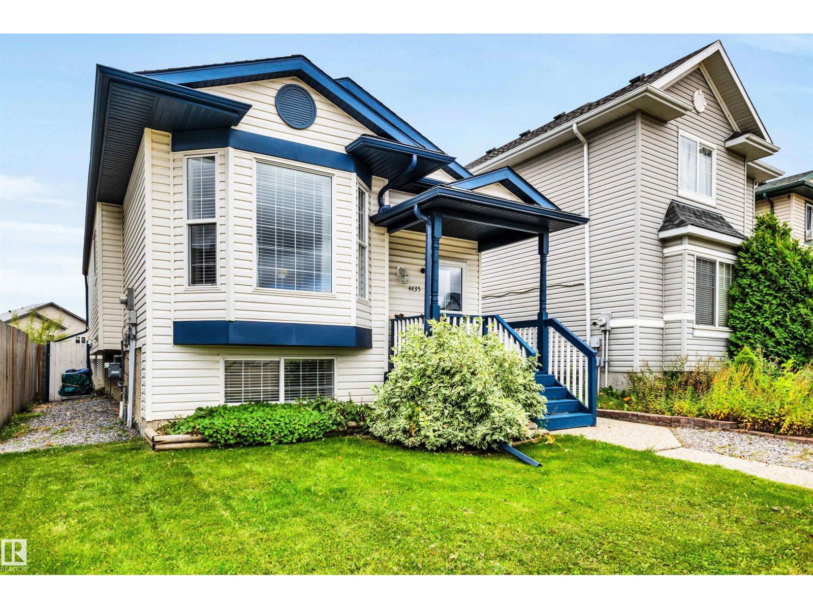 4435 152 AV NW, Edmonton — photo 2