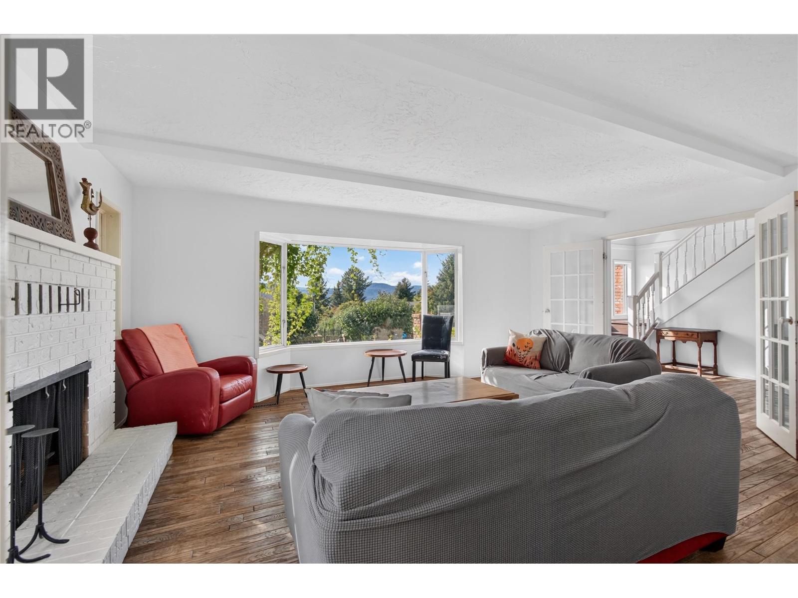 1215 Arawana Road - 8