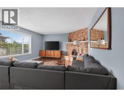 4pc Ensuite bath - 1215 Arawana Road, Naramata, BC V0H1N1 Photo 6