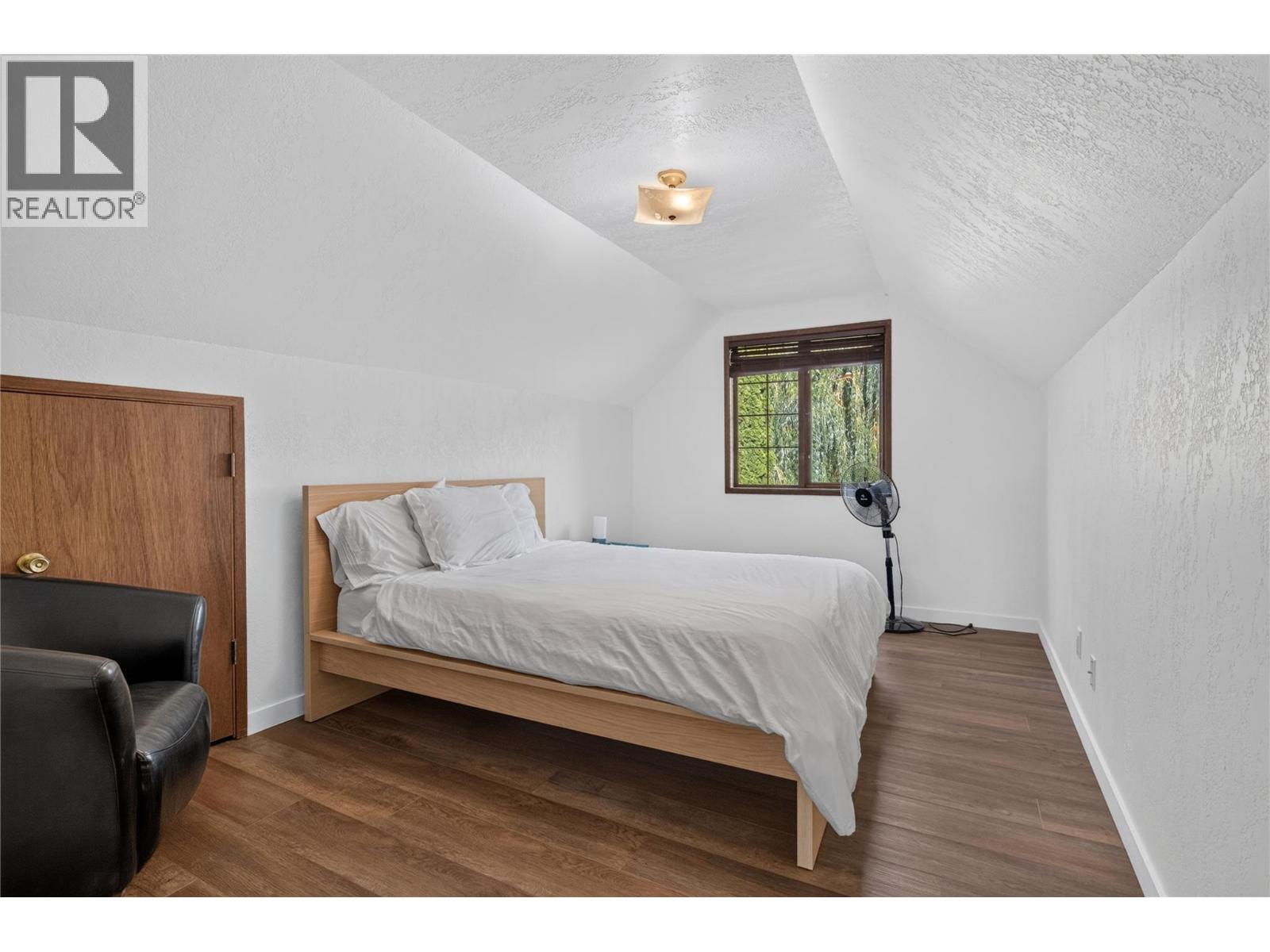 1215 Arawana Road - 18
