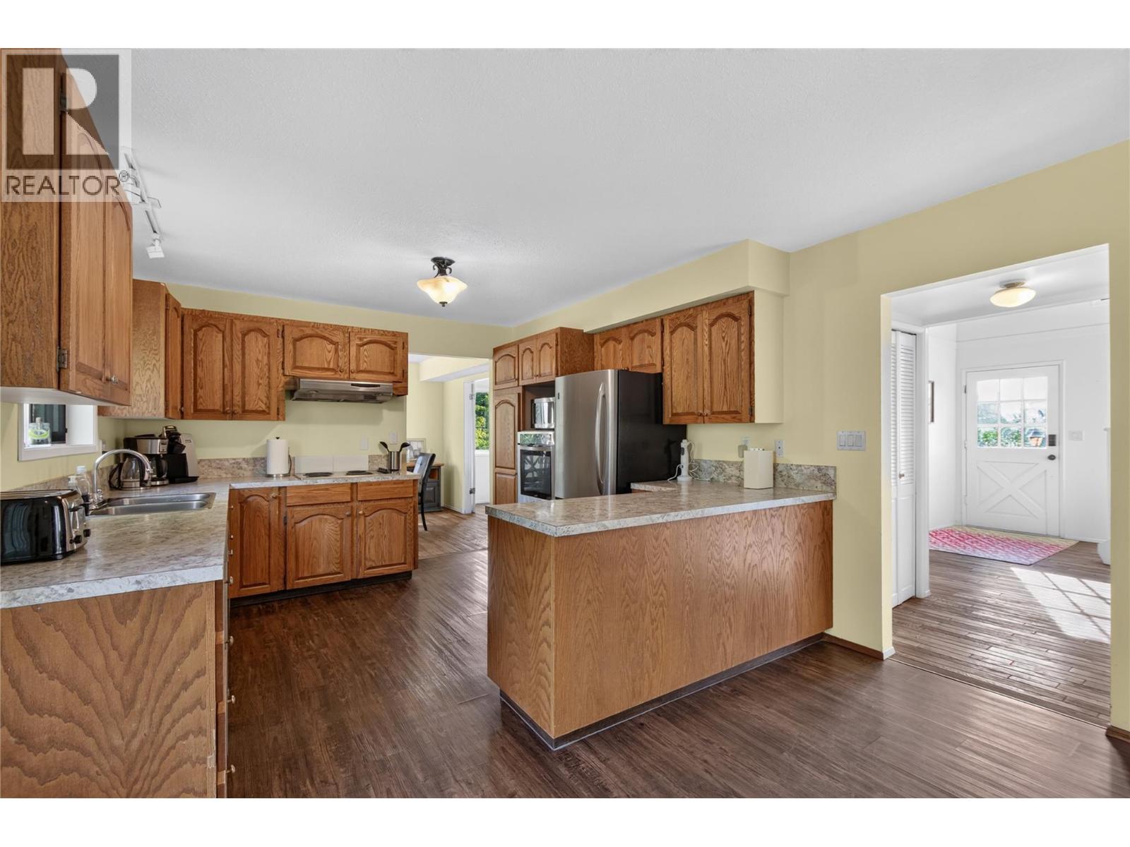 1215 Arawana Road - 10