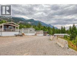 470 Reflection Lake Road, Golden, BC V0A1H6 Photo 6