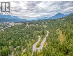 470 Reflection Lake Road, Golden, BC V0A1H6 Photo 22