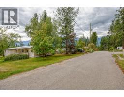 470 Reflection Lake Road, Golden, BC V0A1H6 Photo 45