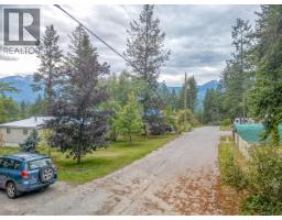 470 Reflection Lake Road, Golden, BC V0A1H6 Photo 19