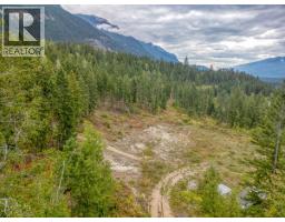 470 Reflection Lake Road, Golden, BC V0A1H6 Photo 18