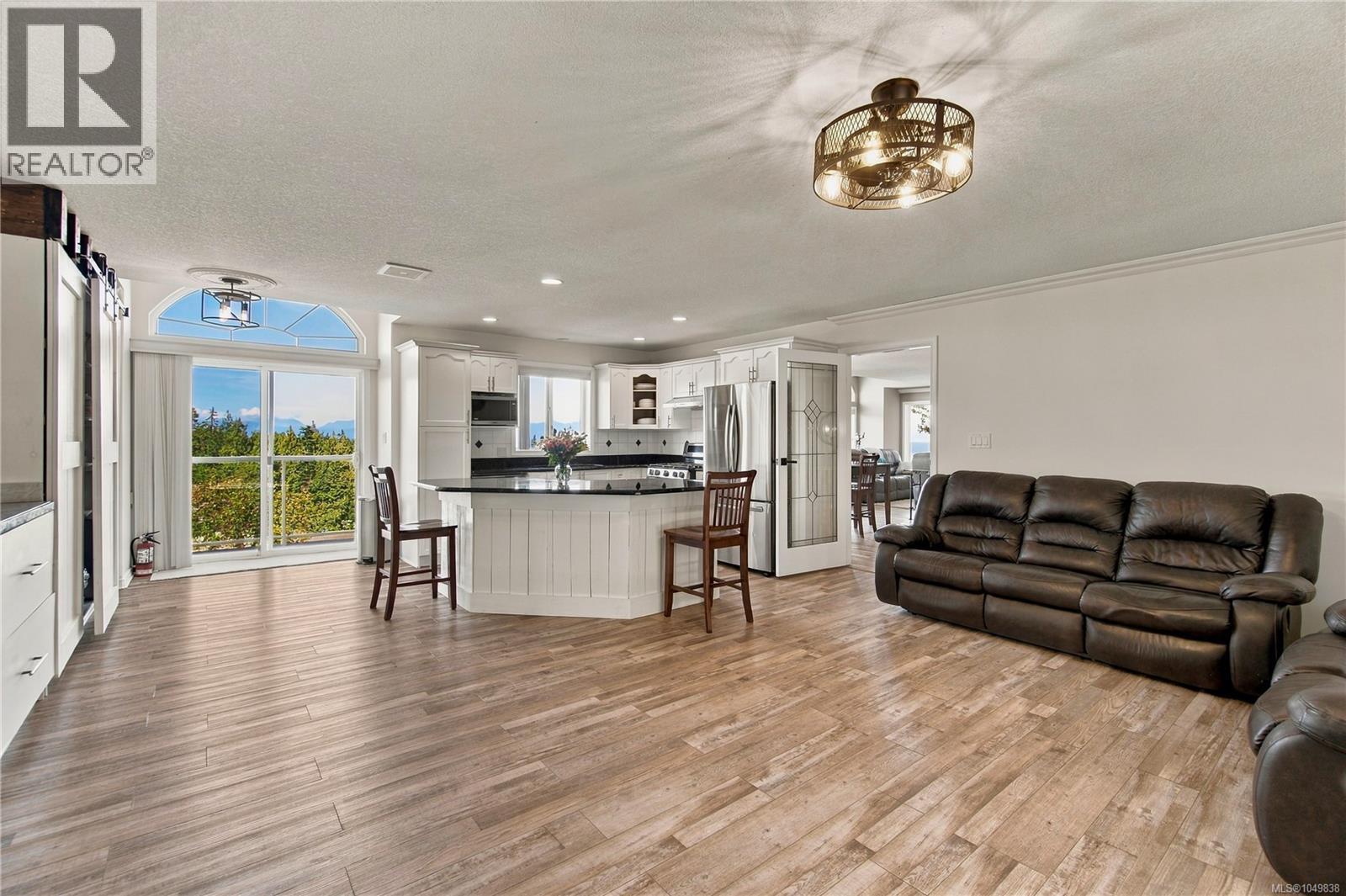 4067 Gulfview Dr - Image 14