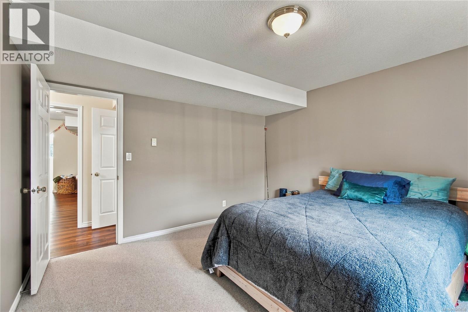 4067 Gulfview Dr - Image 35