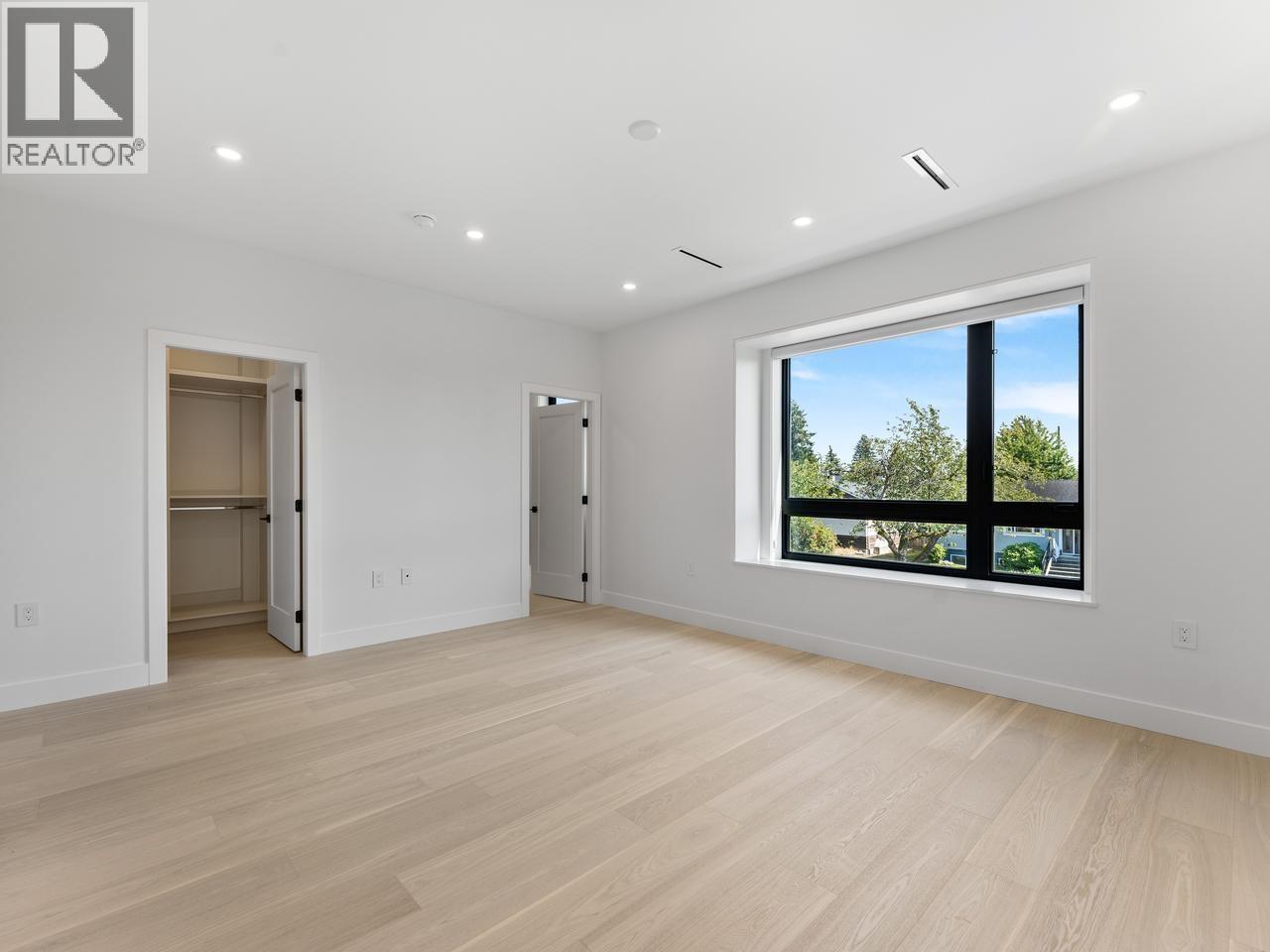 1 8633 12TH AVENUE, Burnaby