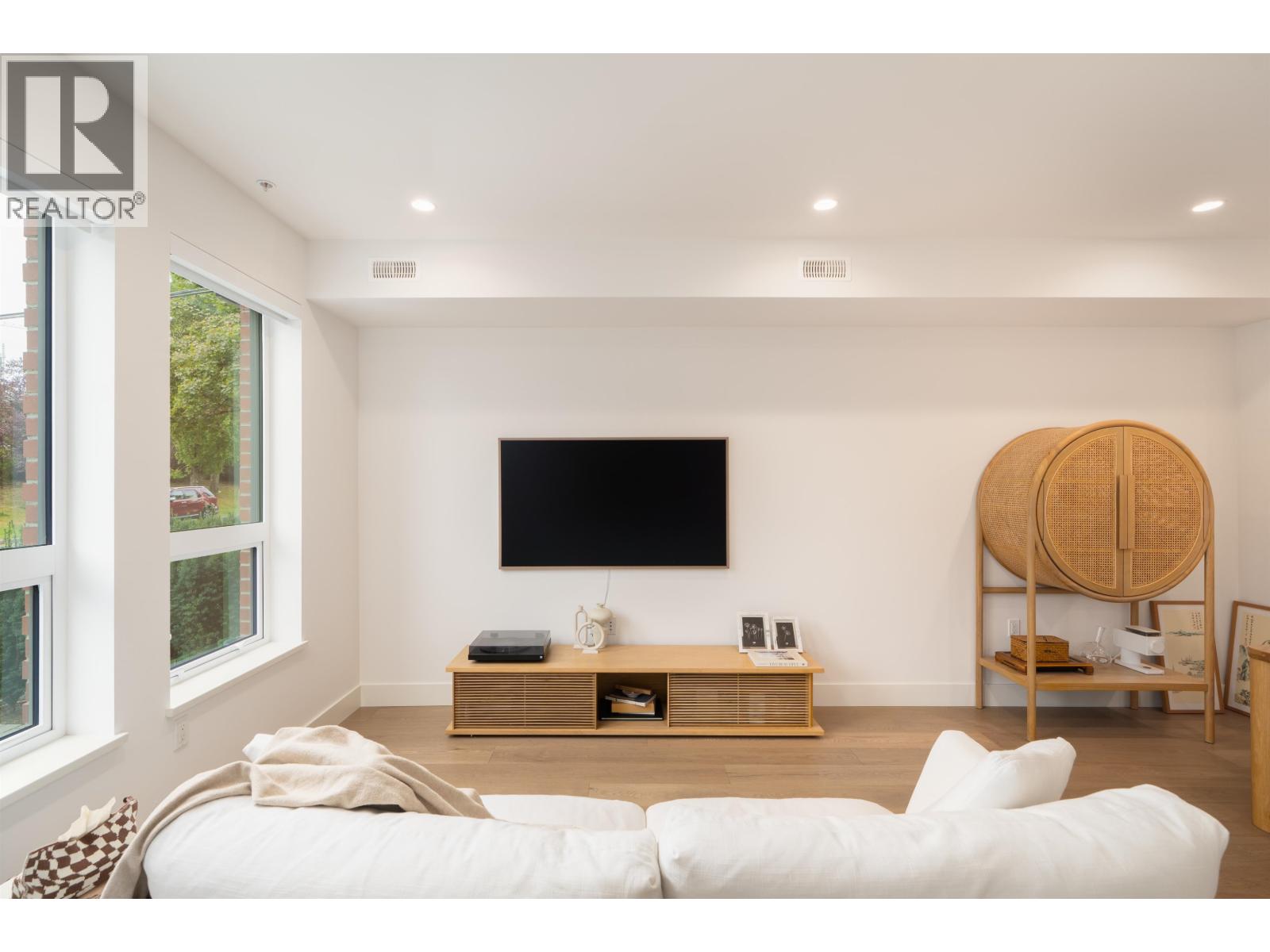 809 W 38TH AVENUE, Vancouver — photo 2