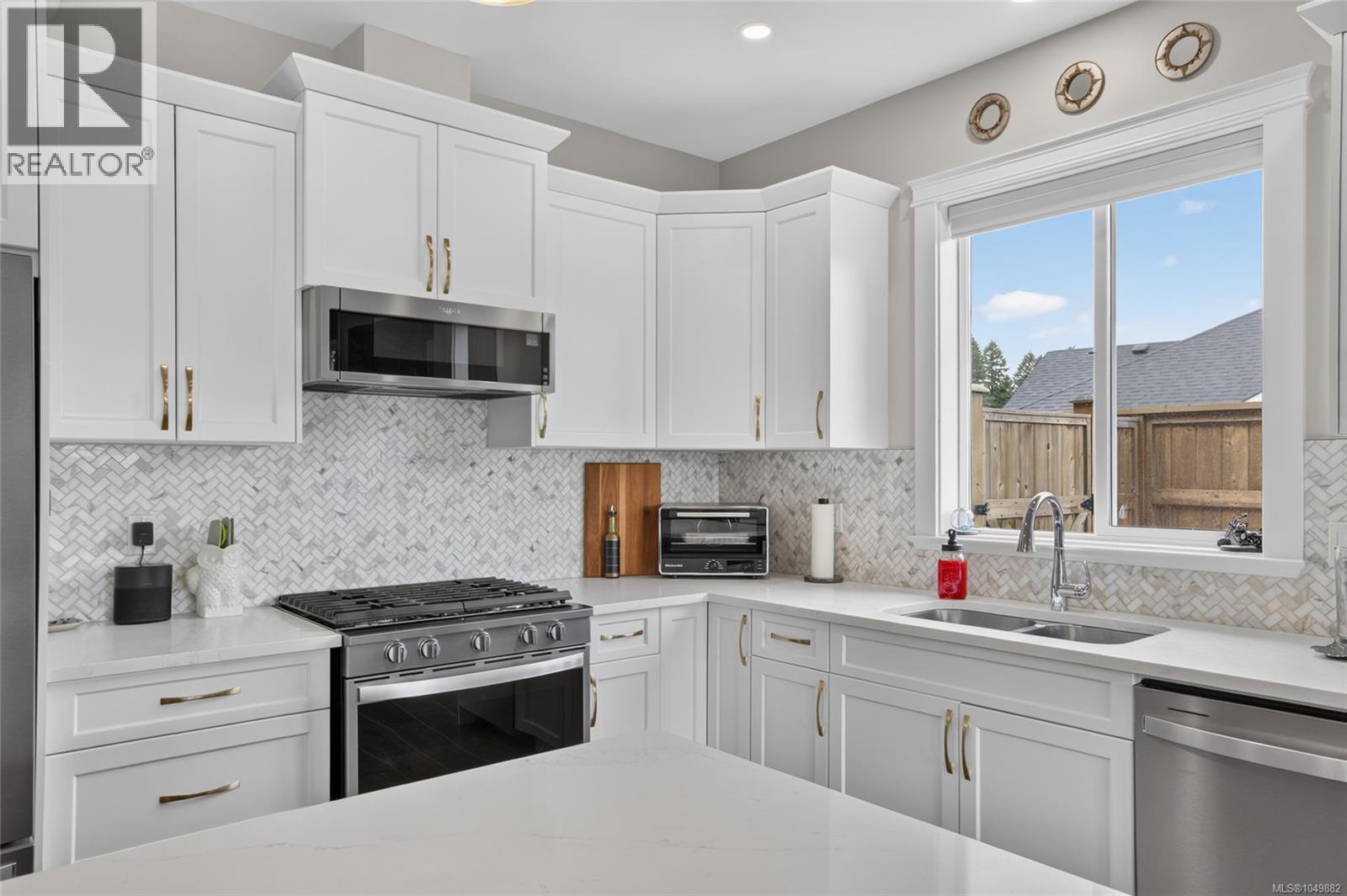 3360 Harbourview Blvd - Image 29