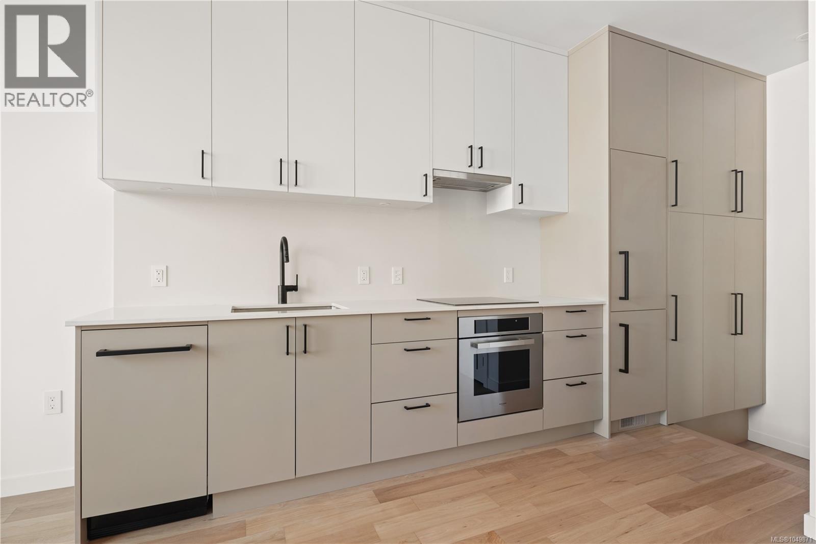 #10 907 Redfern St - Image 14
