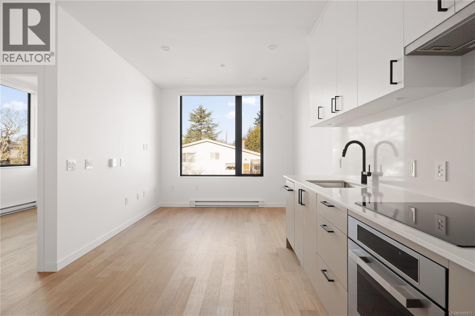 #10 907 Redfern St - Image 16