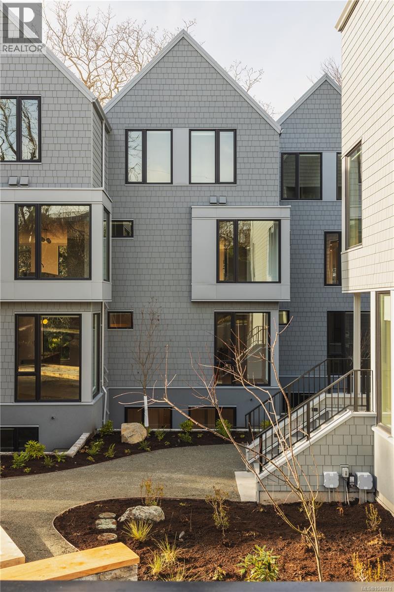 #10 907 Redfern St - Image 24