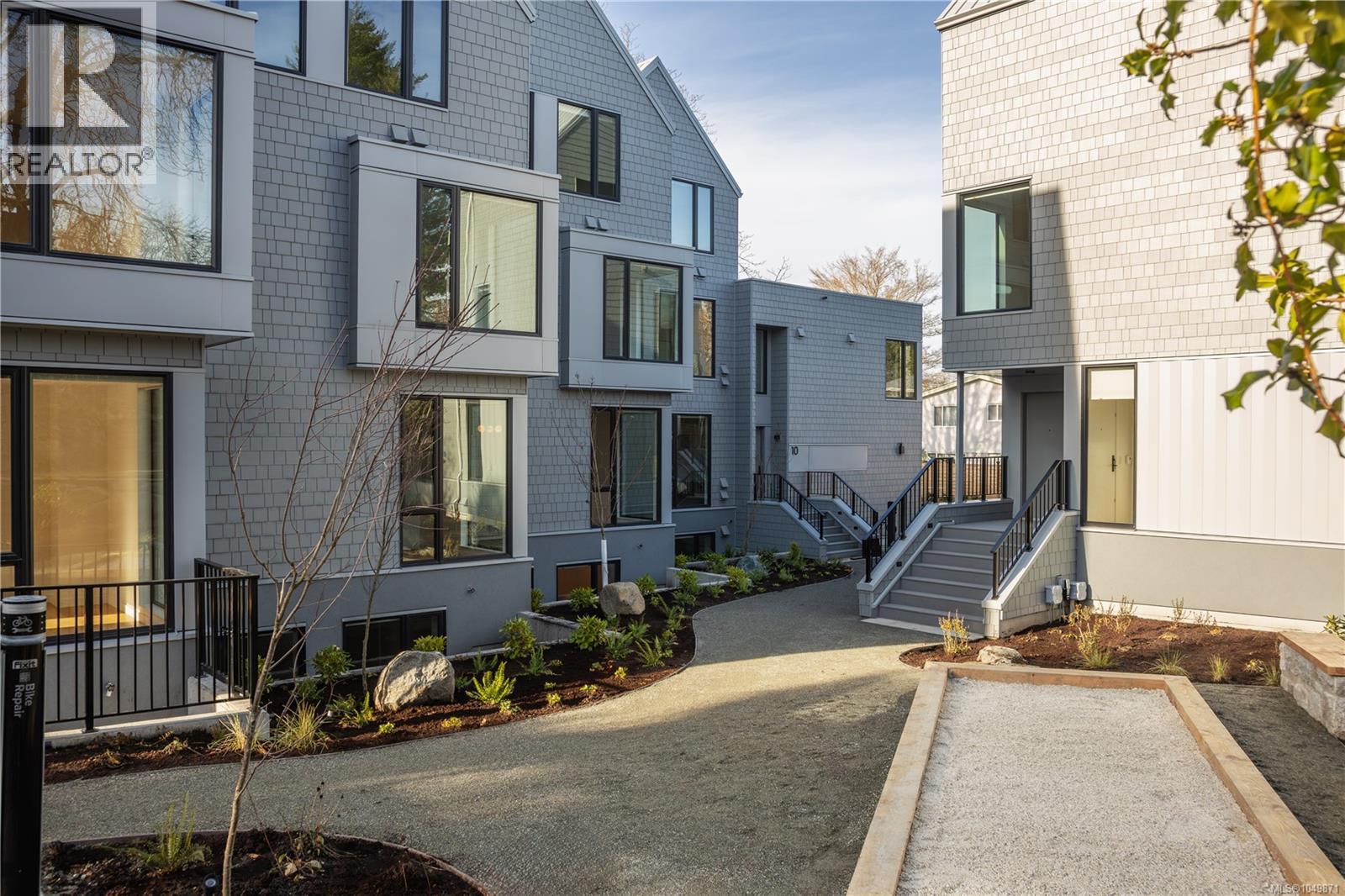 #10 907 Redfern St - Image 26
