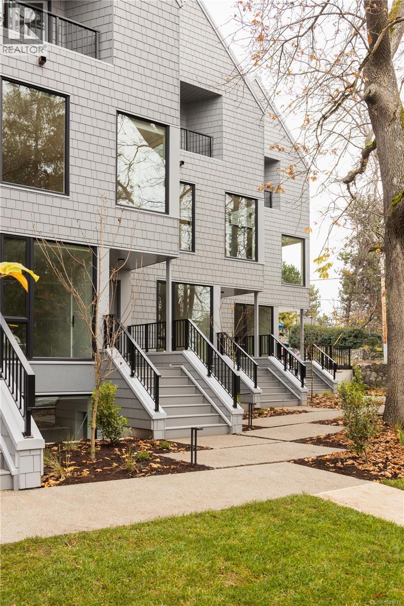 #10 907 Redfern St - Image 27