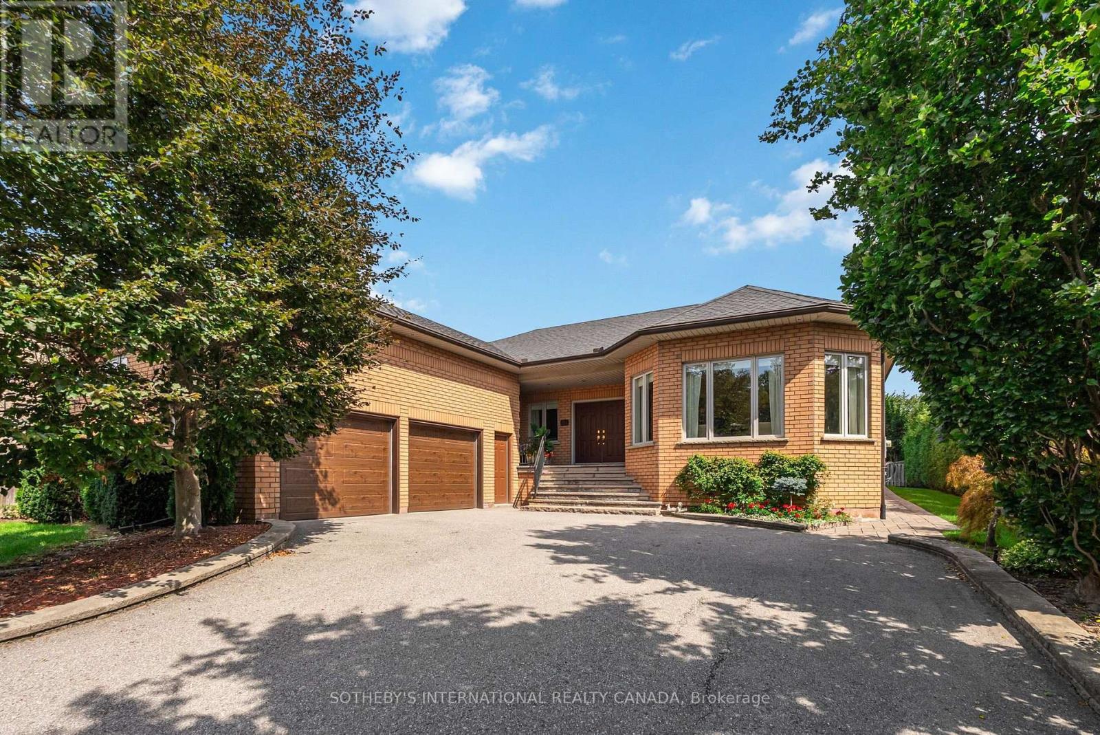 83 BURNDEAN COURT - 2