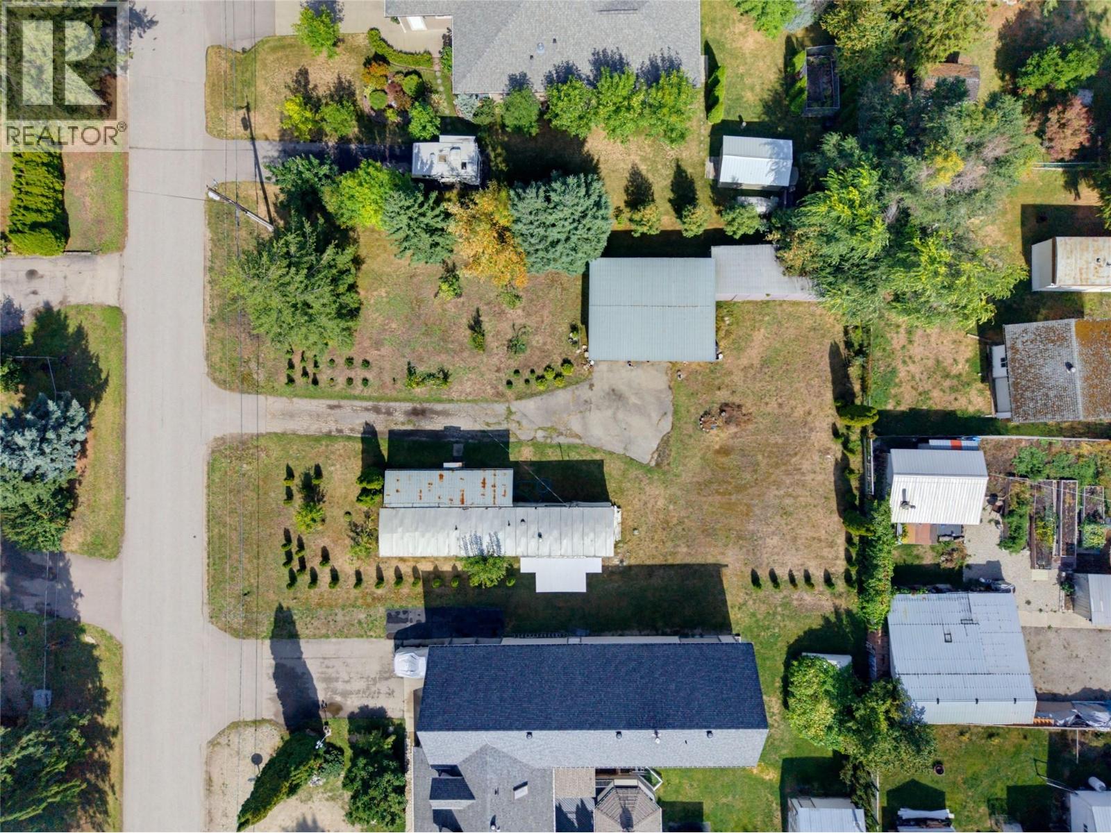 405 Gillis Avenue, Sicamous