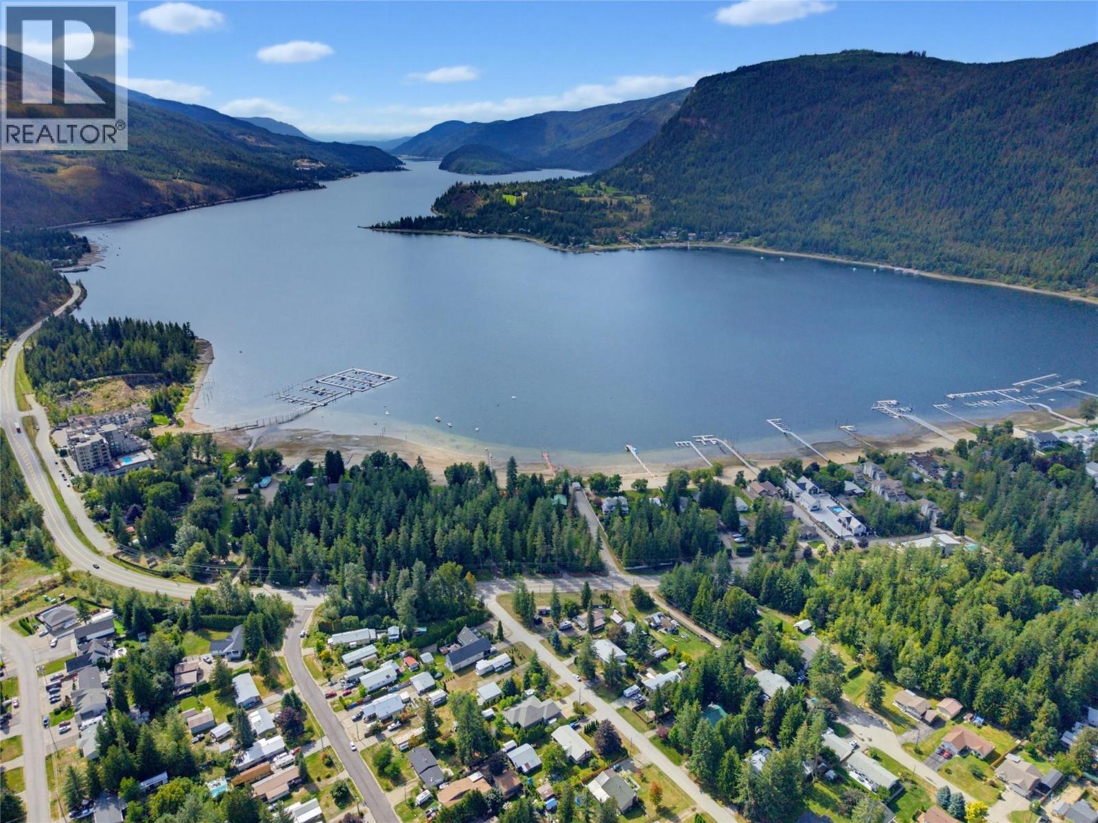 405 Gillis Avenue, Sicamous