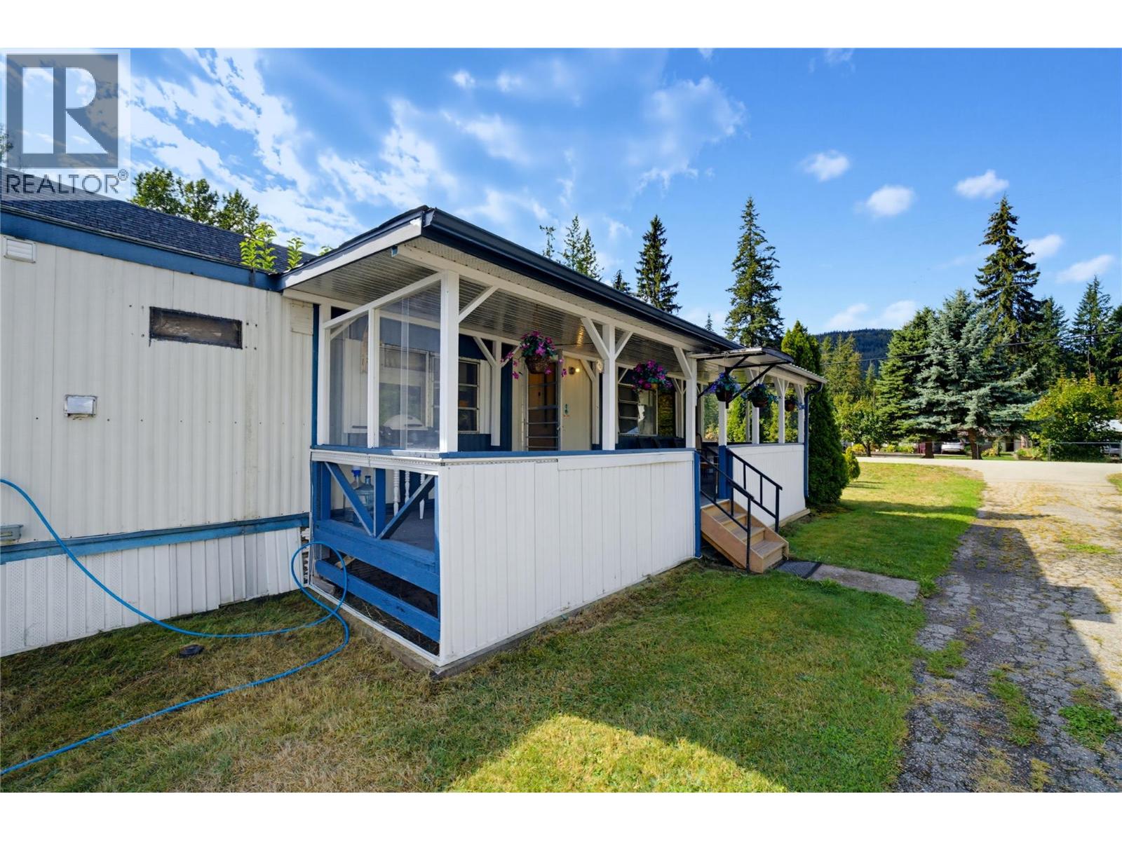 405 Gillis Avenue, Sicamous
