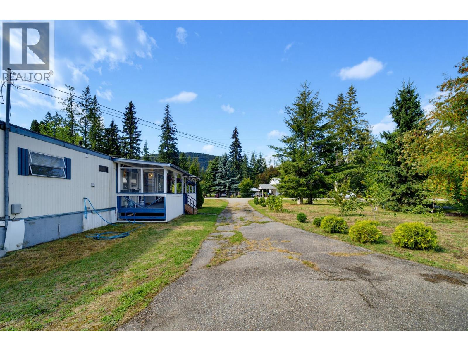 405 Gillis Avenue, Sicamous
