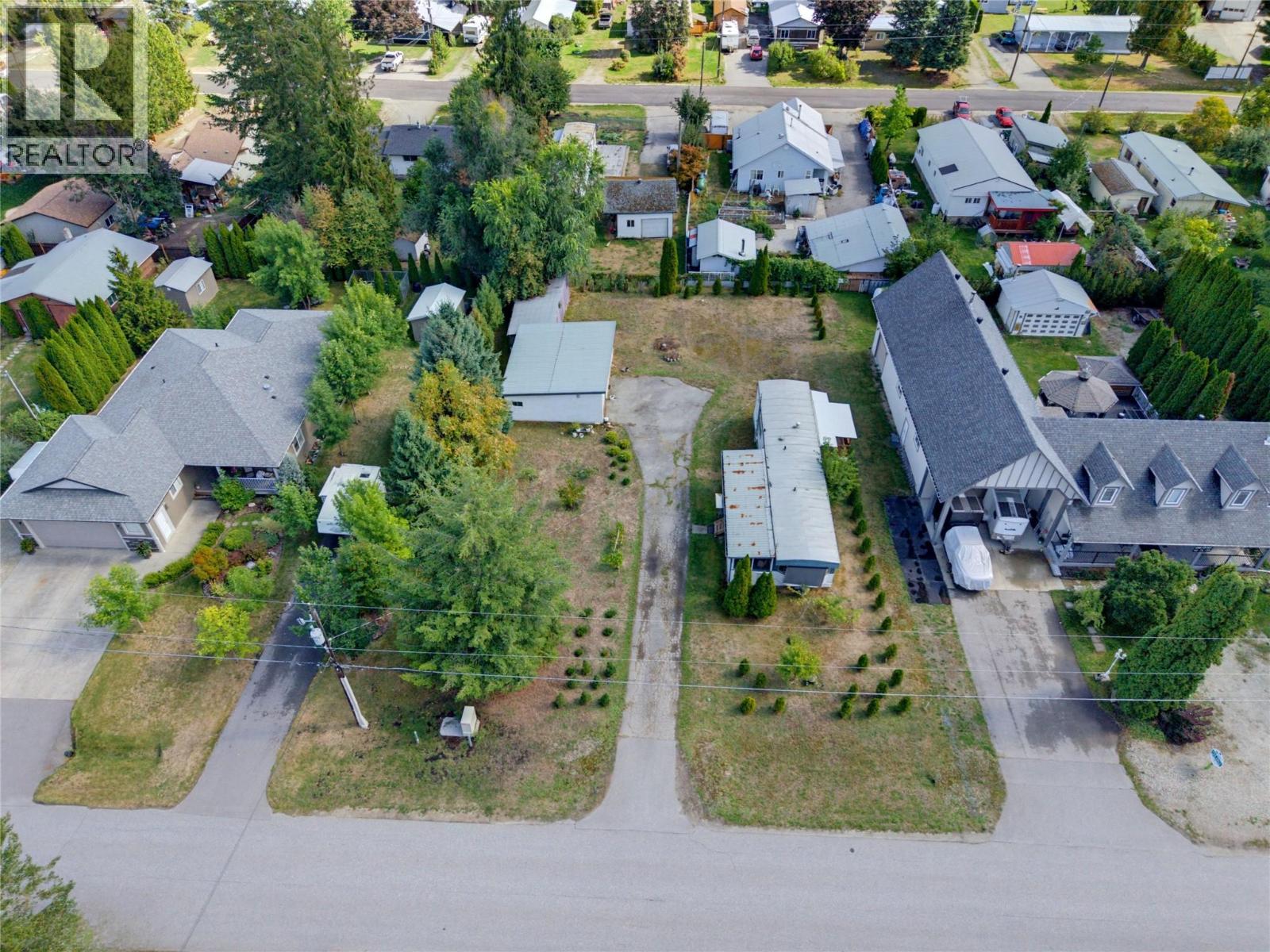 405 Gillis Avenue, Sicamous — photo 9
