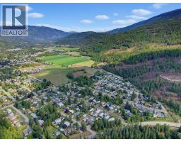 405 Gillis Avenue, Sicamous, BC V0E2V1 Photo 13